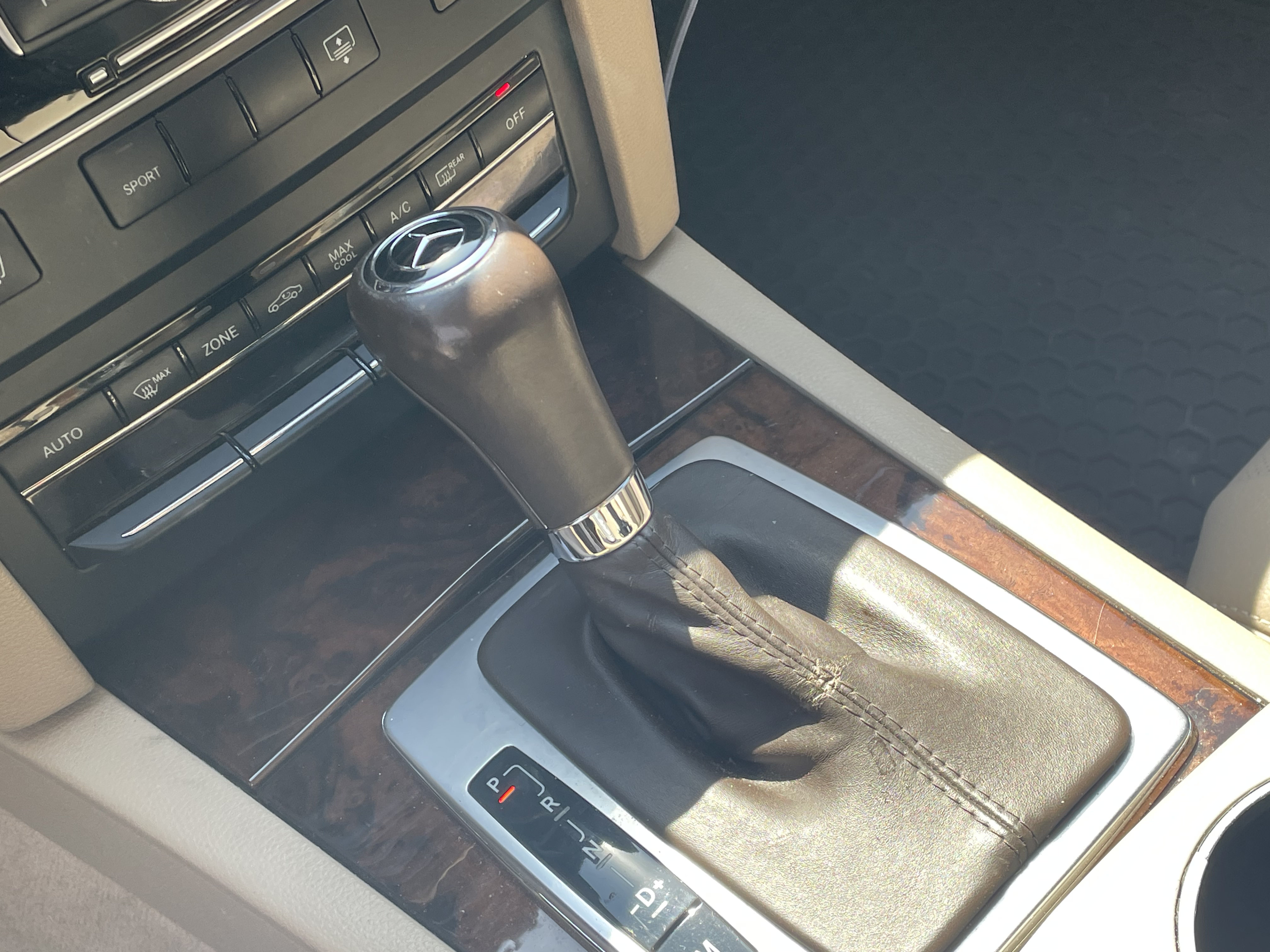 mercedes E550 5.5L v8 naturally aspirated engine — photo 6