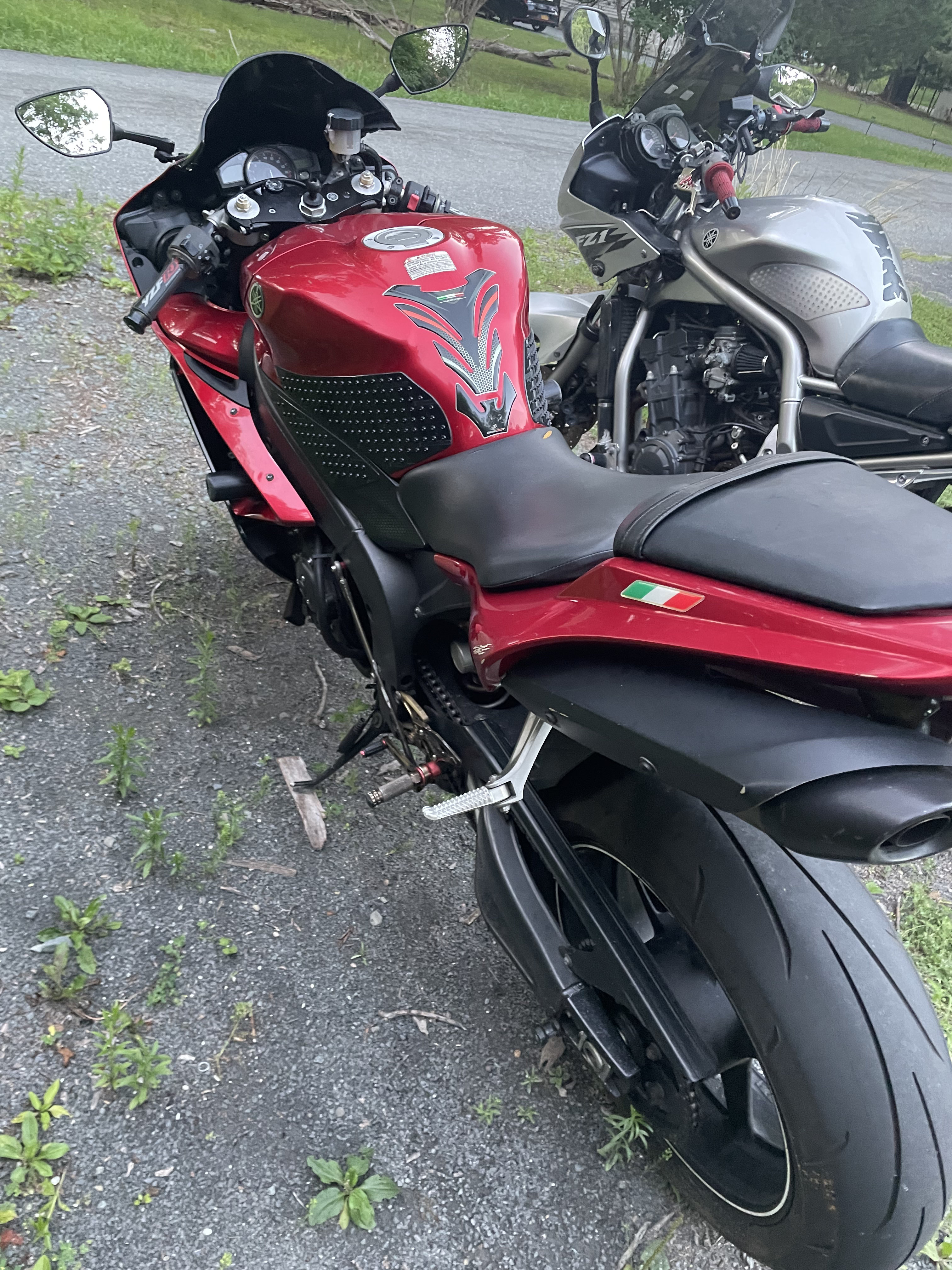 2007 yamaha YZF-R1 — photo 4